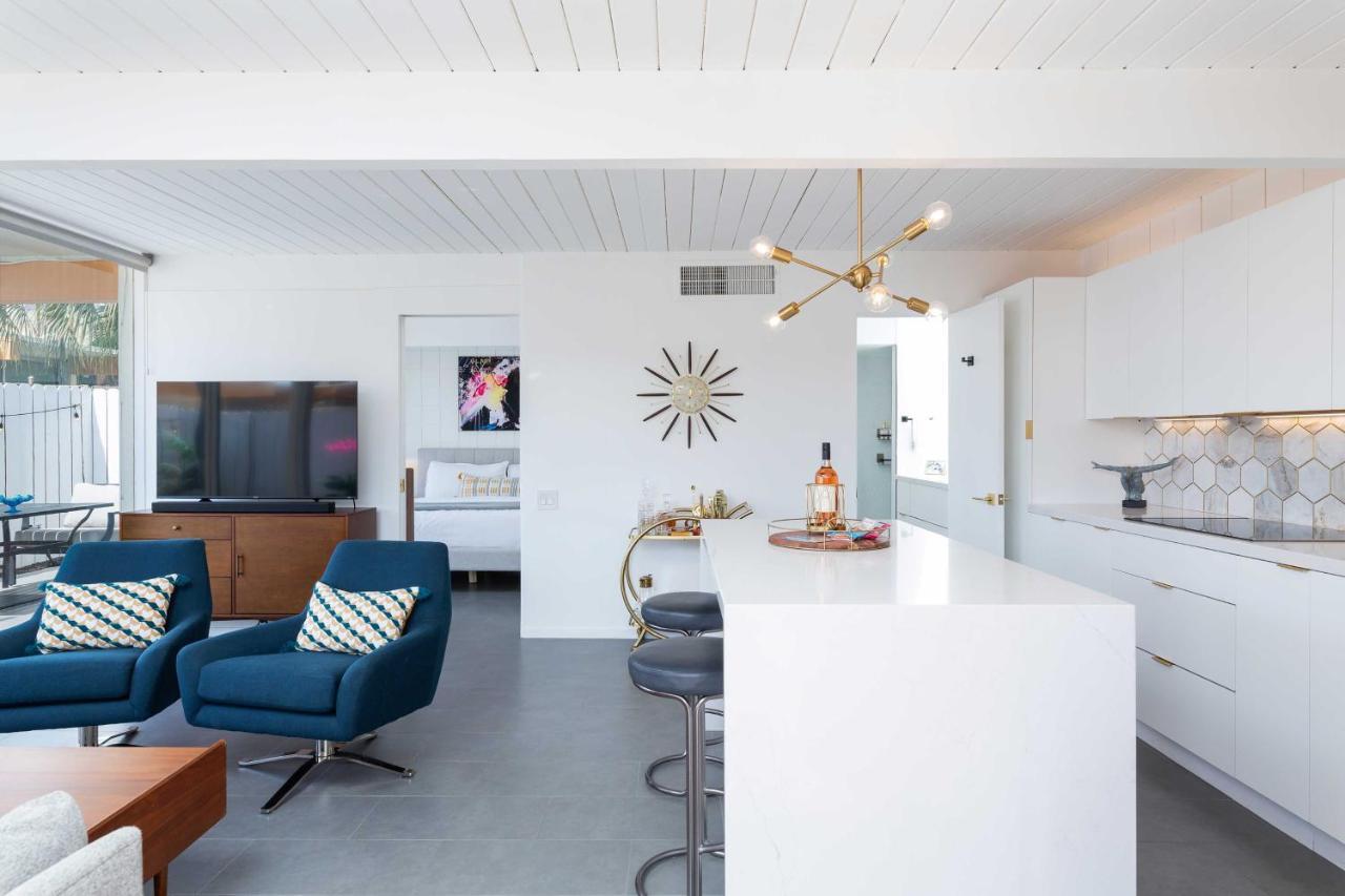 Mid-Century Palm Springs Bungalow With Patio! ภายนอก รูปภาพ