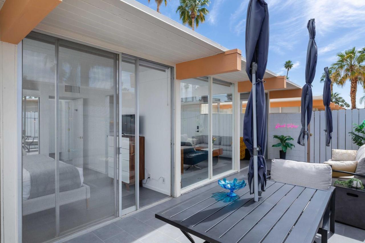 Mid-Century Palm Springs Bungalow With Patio! ภายนอก รูปภาพ